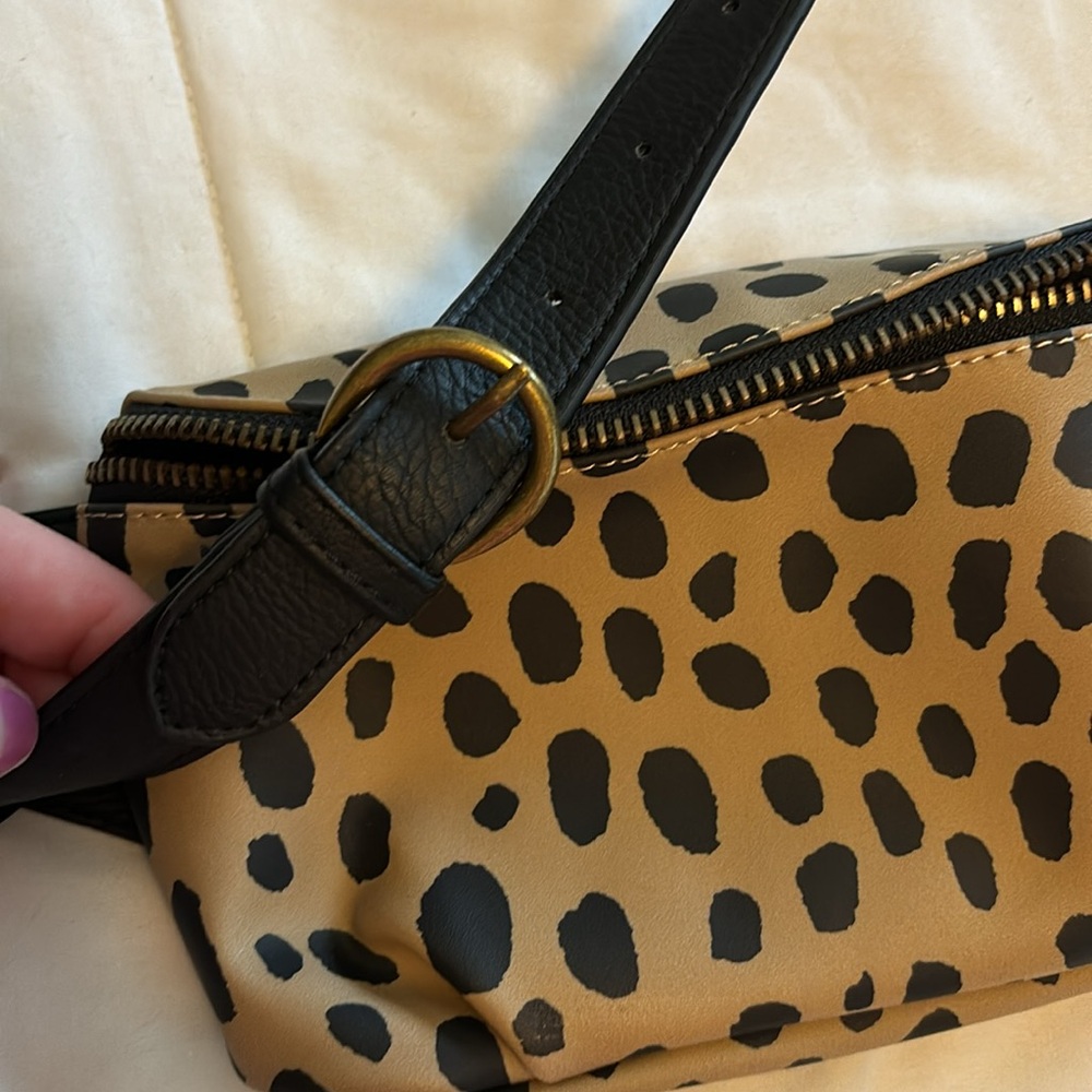 Universal Threads bag from Target - Picture 7 of 7